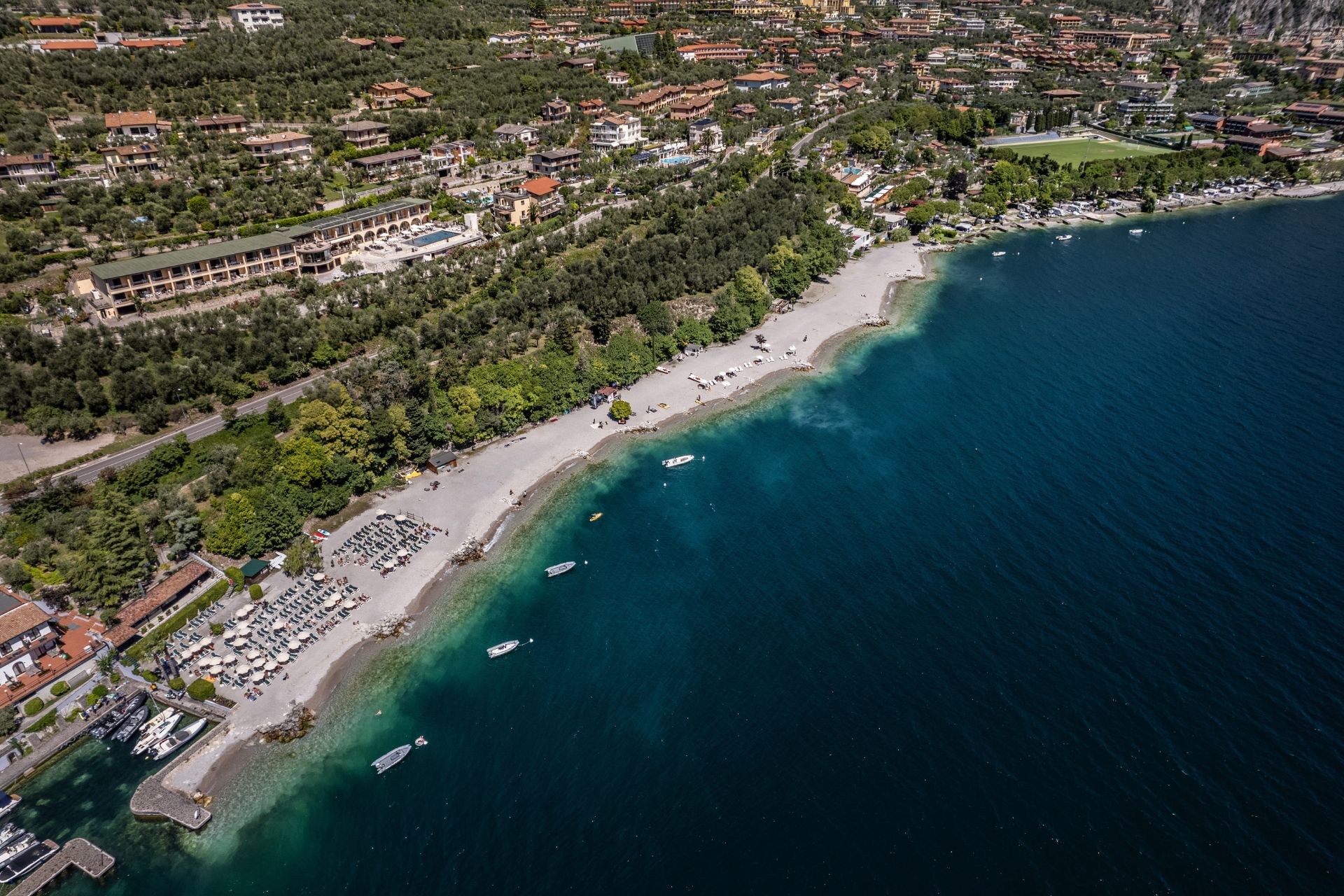 spiaggia tifu limone